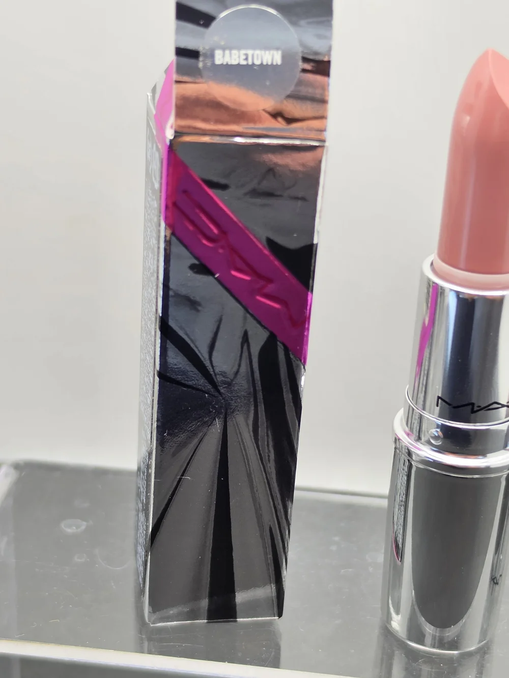 LIMITED EDITION MAC CREMESHEEN LIPSTICK - 